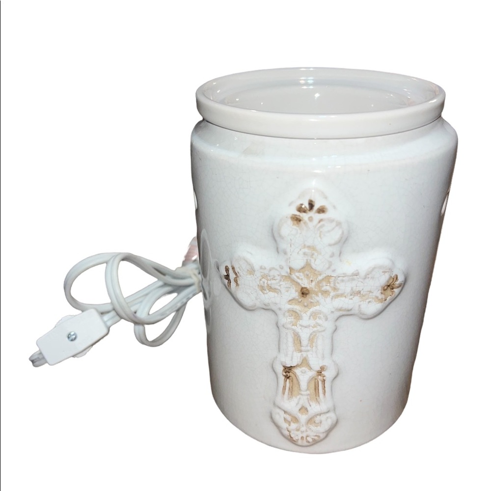Scentsy Wax Warmer - White with Cross Detailing